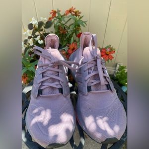 Adidas Women's Ultra Boost 22